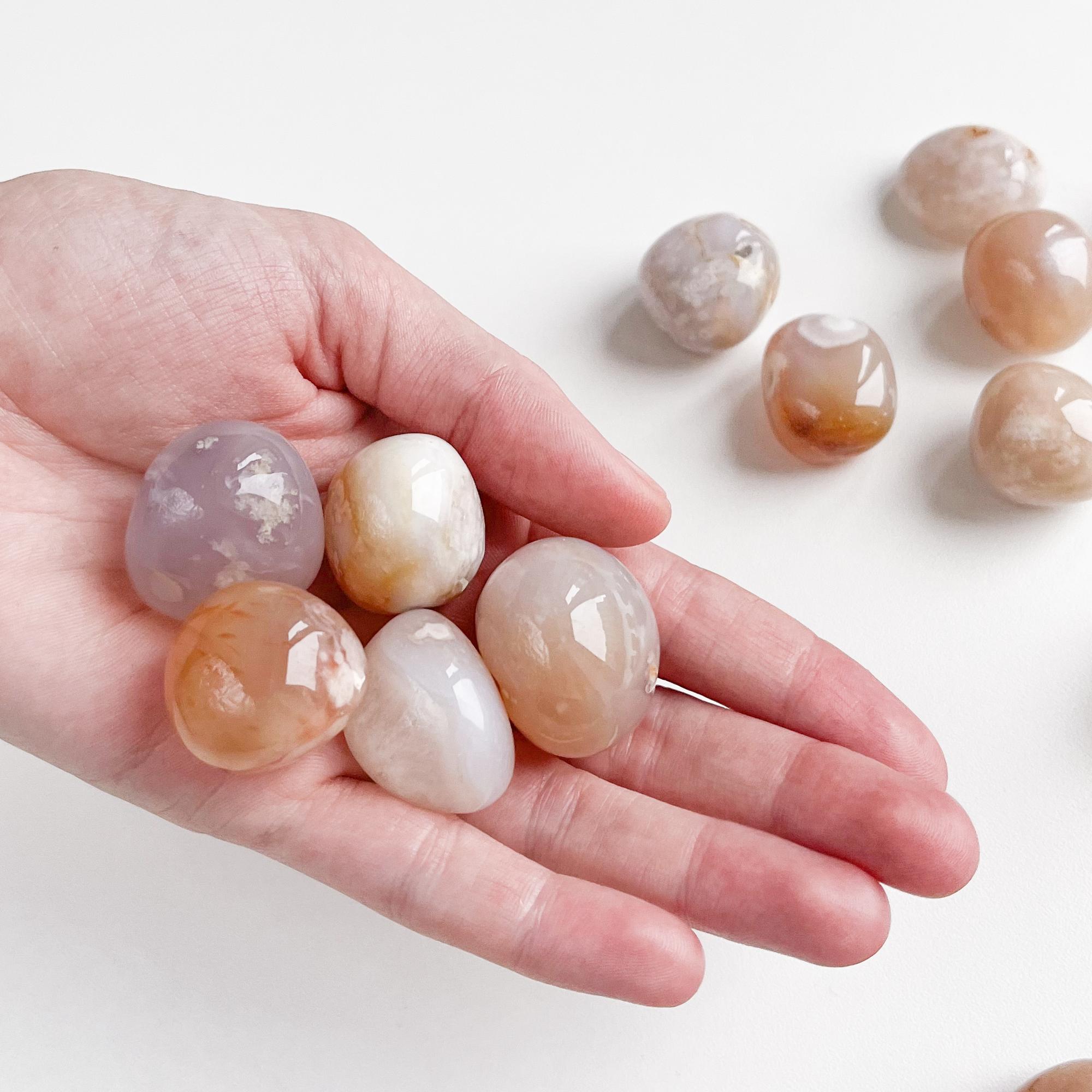 Сакуровый агат - галтовка