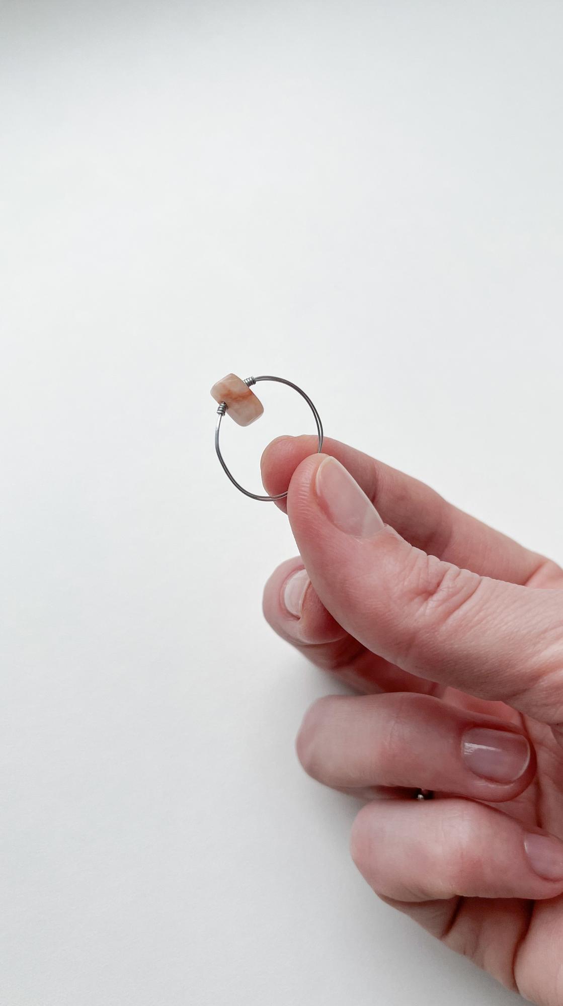 Кольцо с солнечным камнем