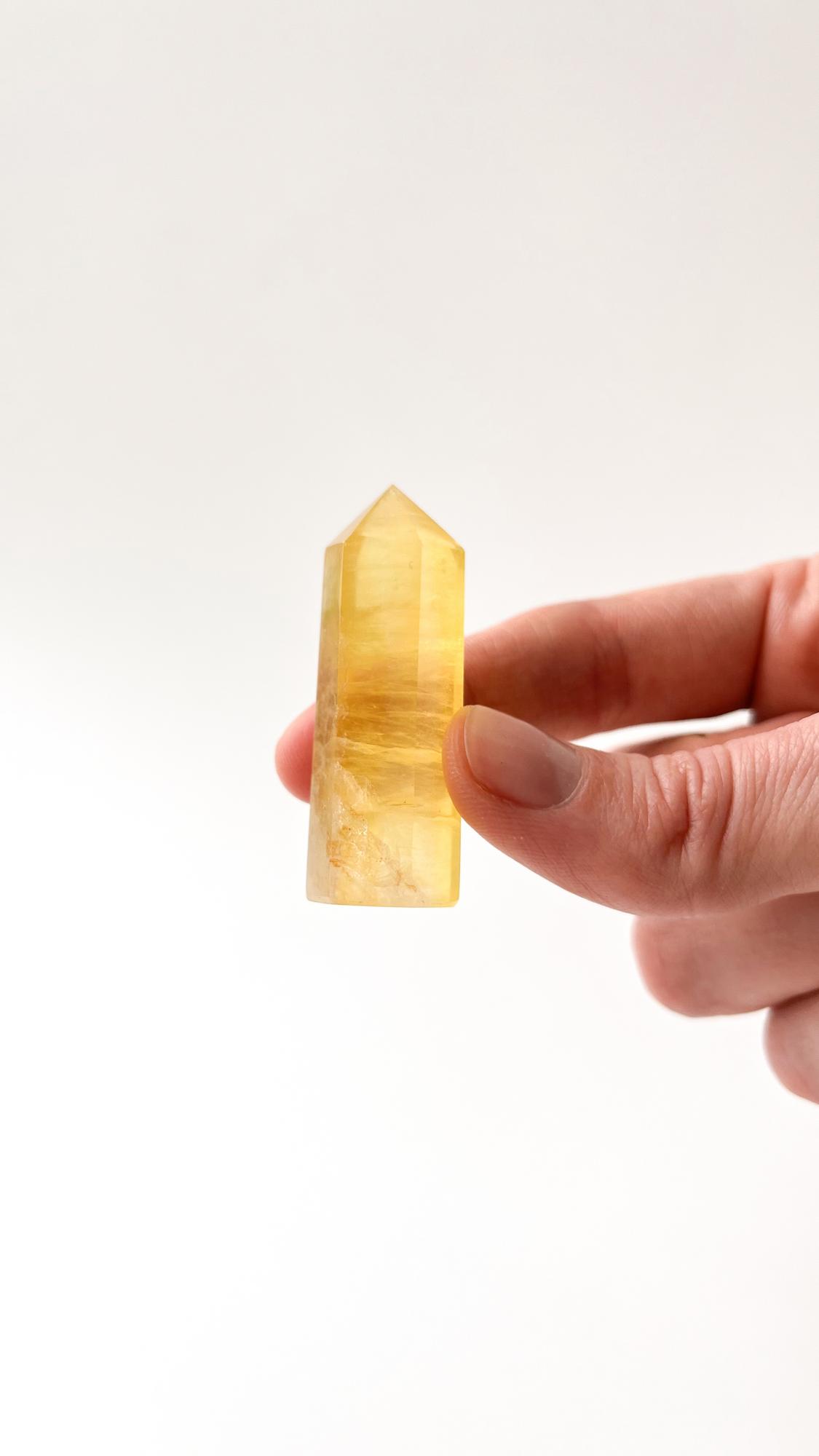 Желтый флюорит - кристалл