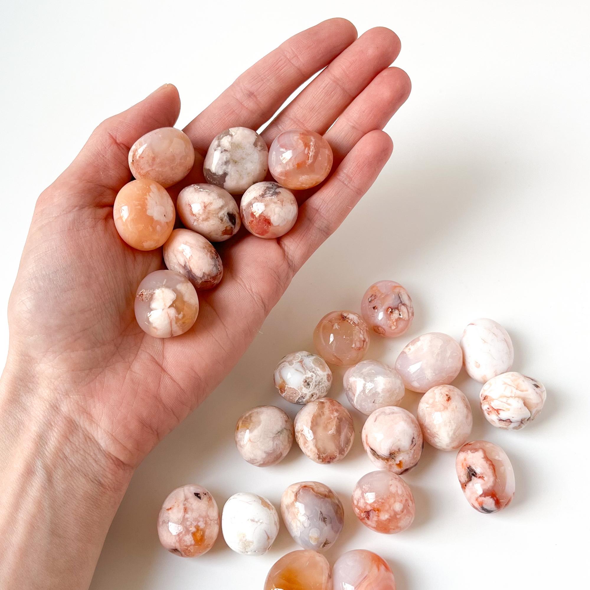 Сакуровый агат - галтовка