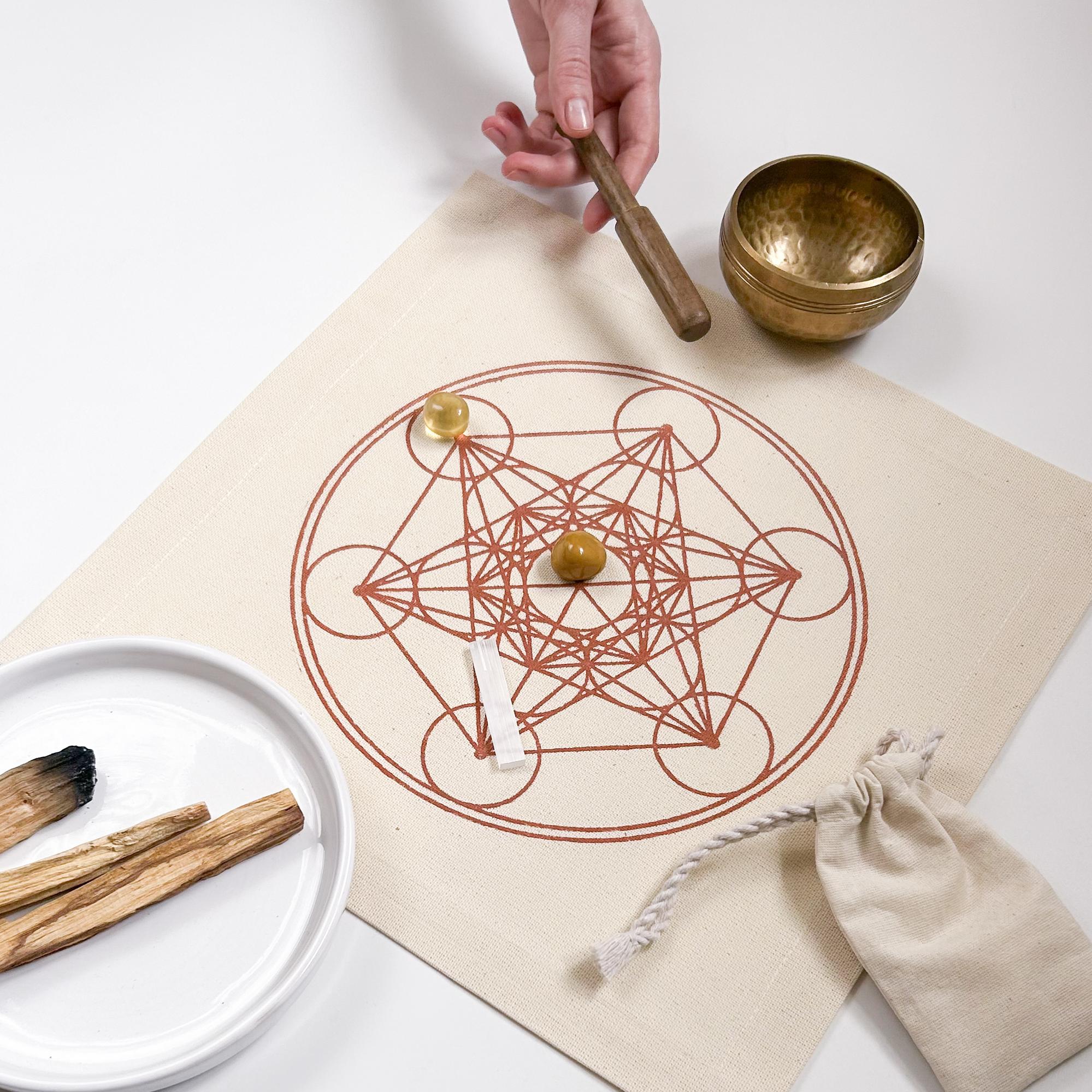 Коврик для работы с кристаллической решеткой - Куб метатрона - Охра