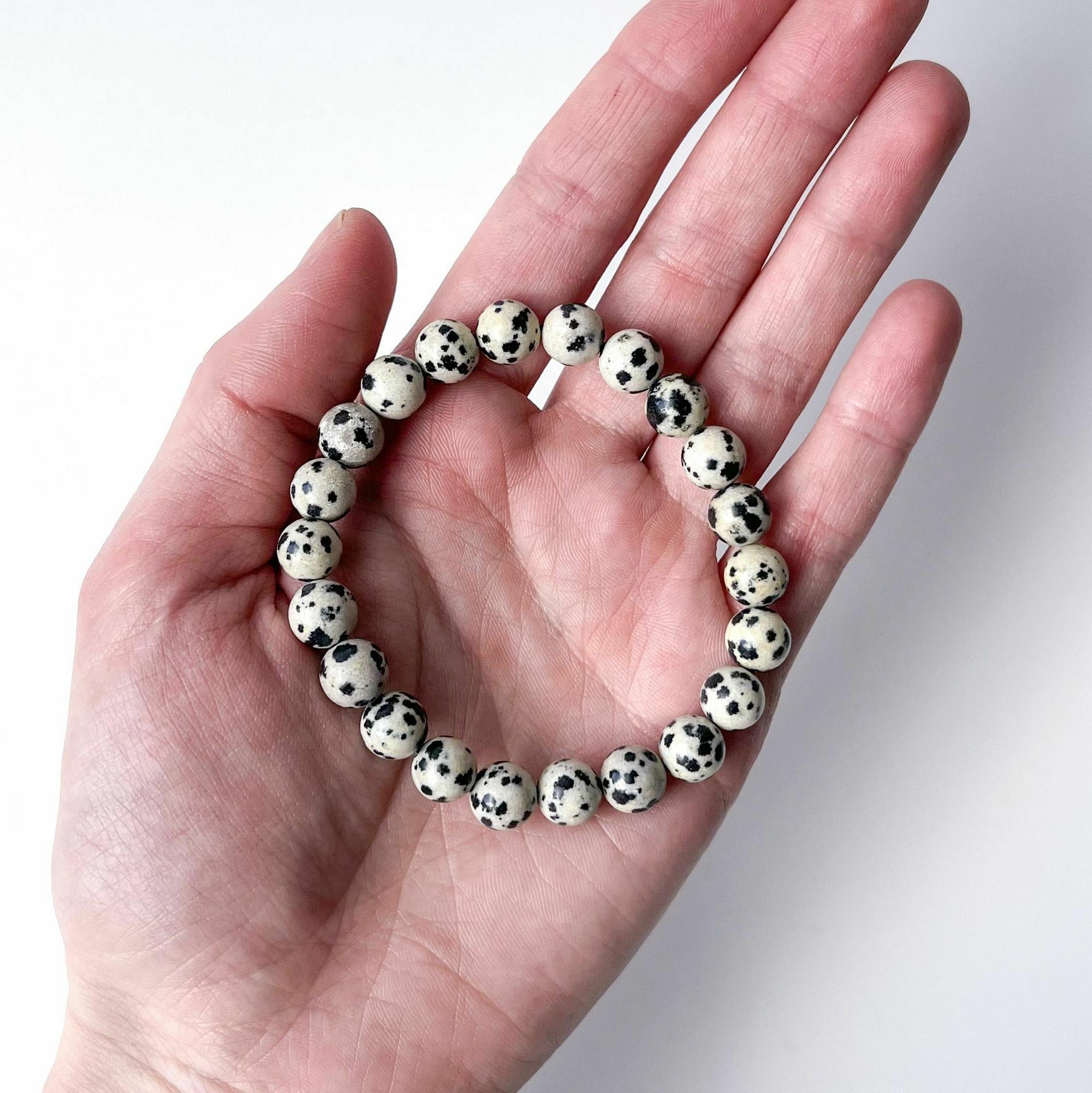 Браслет из долматиновой яшмы