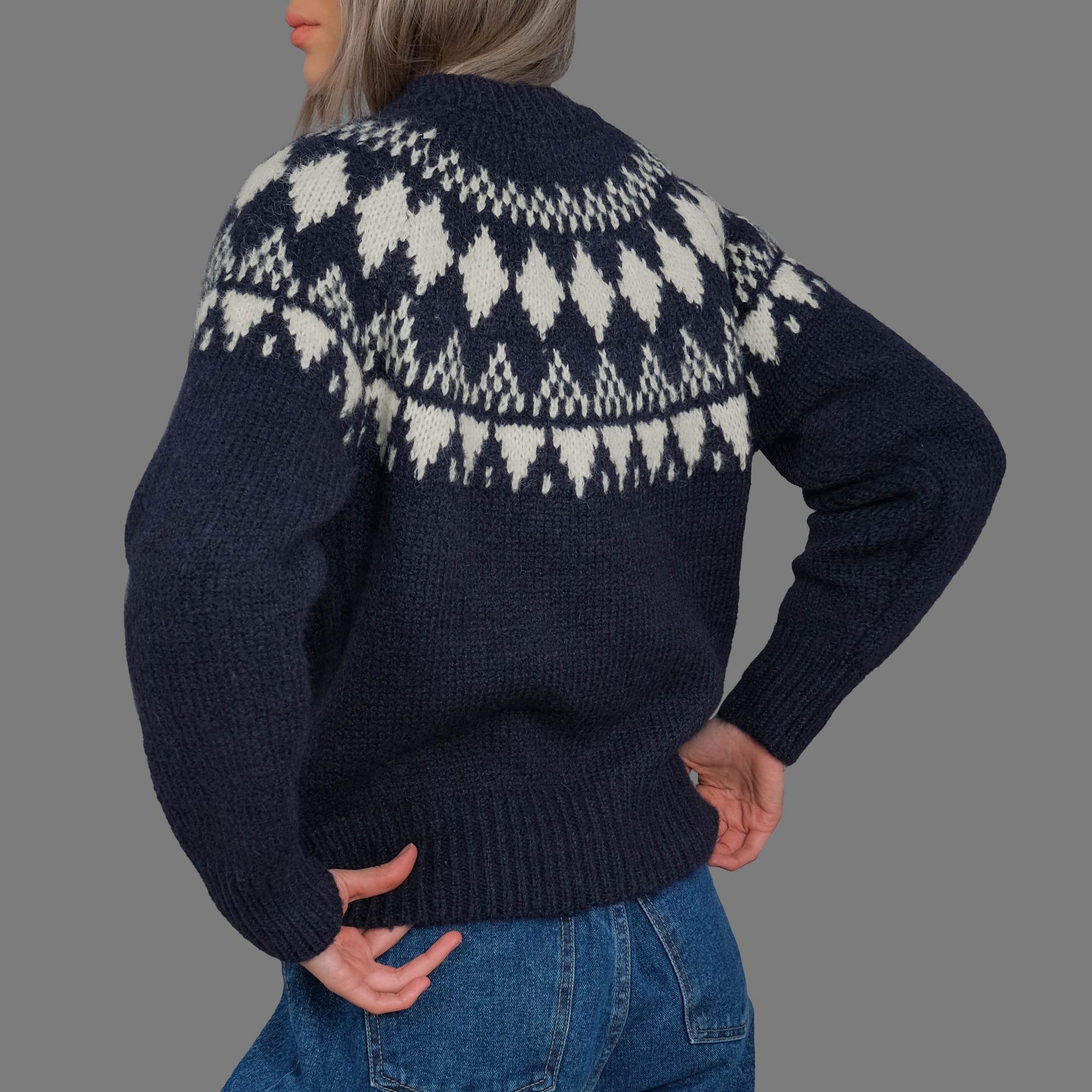 Свитер Monomori