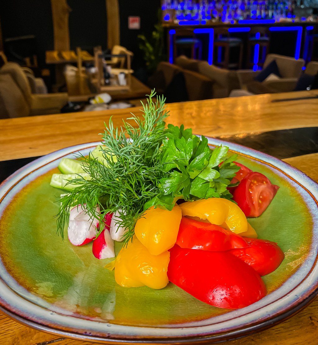 СВЕЖИЕ ОВОЩИ И ЗЕЛЕНЬ