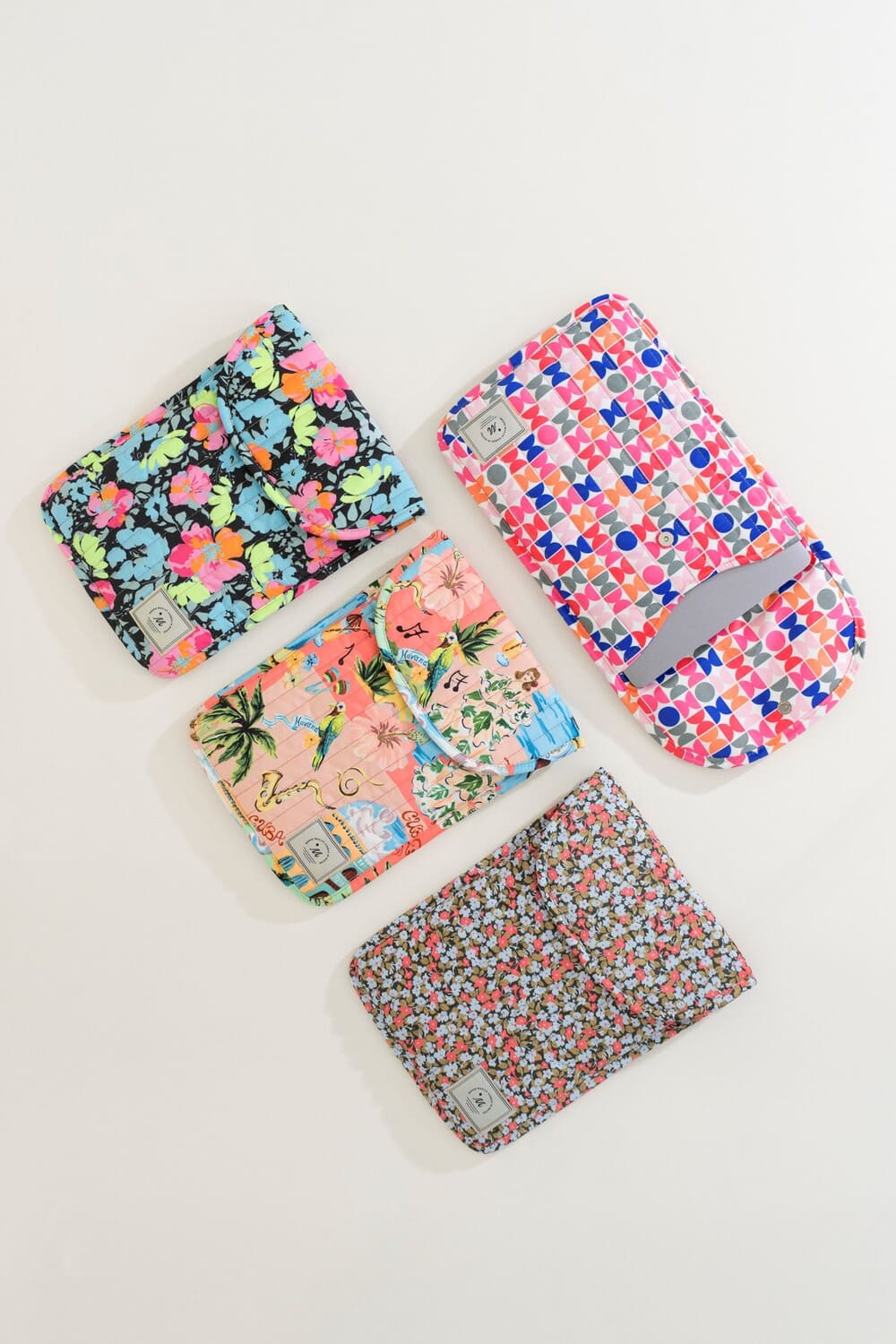 Чехол для ноутбука в ассортименте Maaji Mariegold Laptop Case 4118XTC001