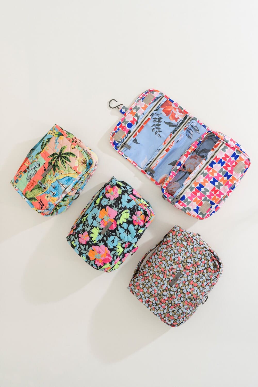 Дорожная сумка для аксессуаров или косметических средств в ассортименте Maaji Assorted Hana Travel Pocket 4109XPK002