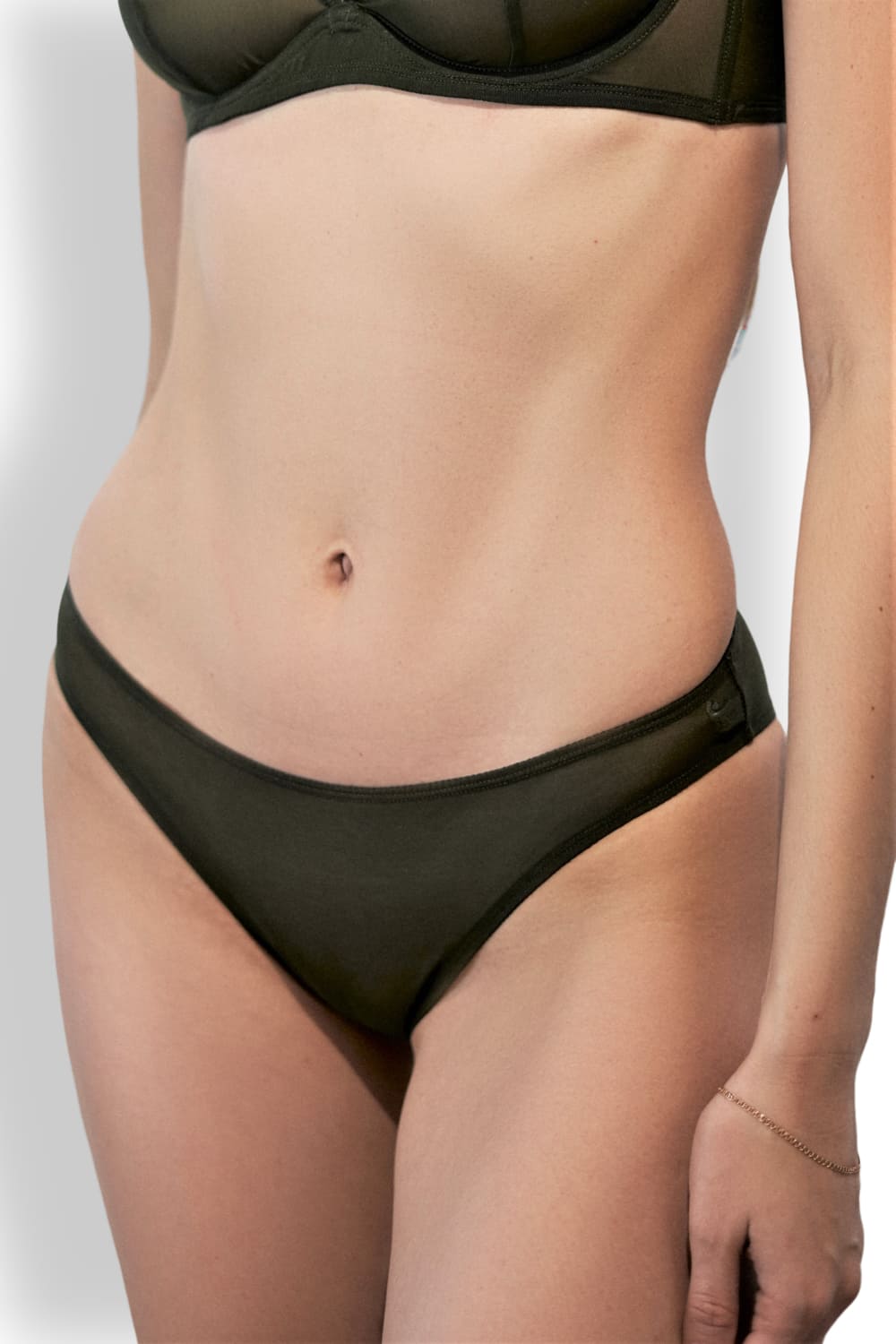 Трусы слипы из однотонного тюля D nu D L706 CU