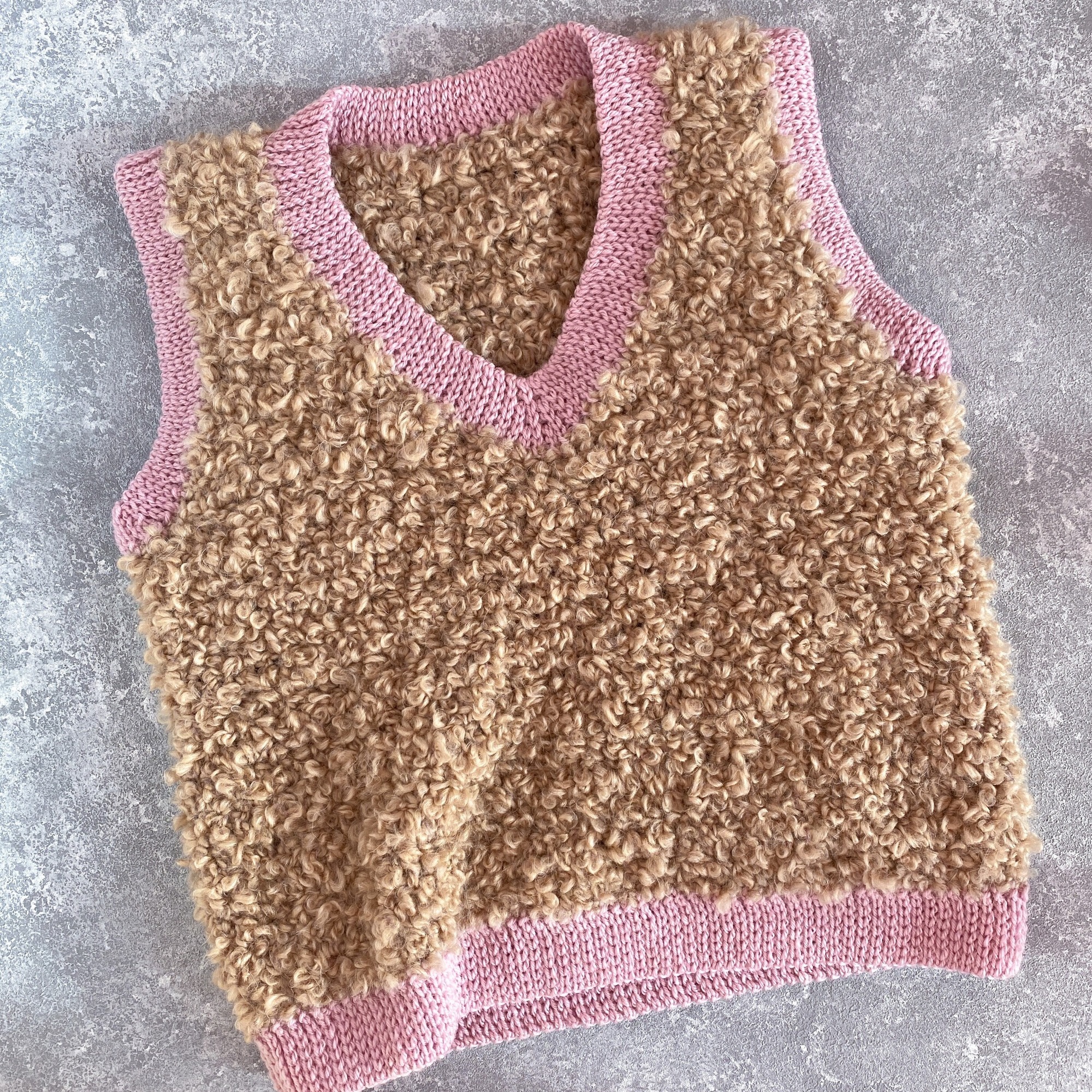 МК Жилет "Boucle Vest" крючком