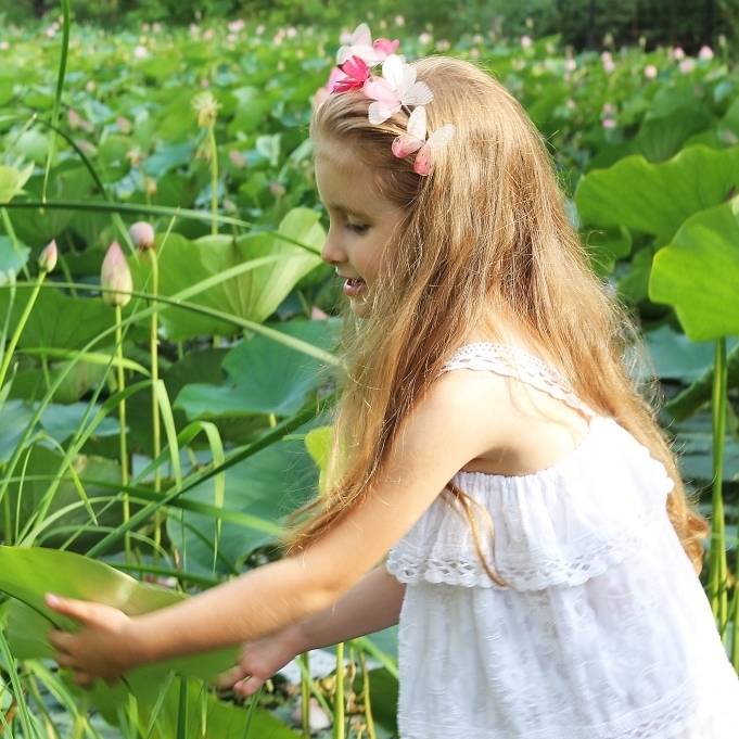 Ободок с бабочками в розовой гамме