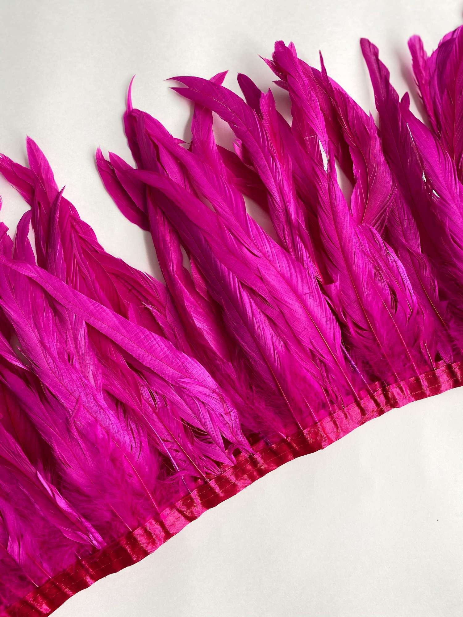 Перья Петуха 25-30 см Фуксия