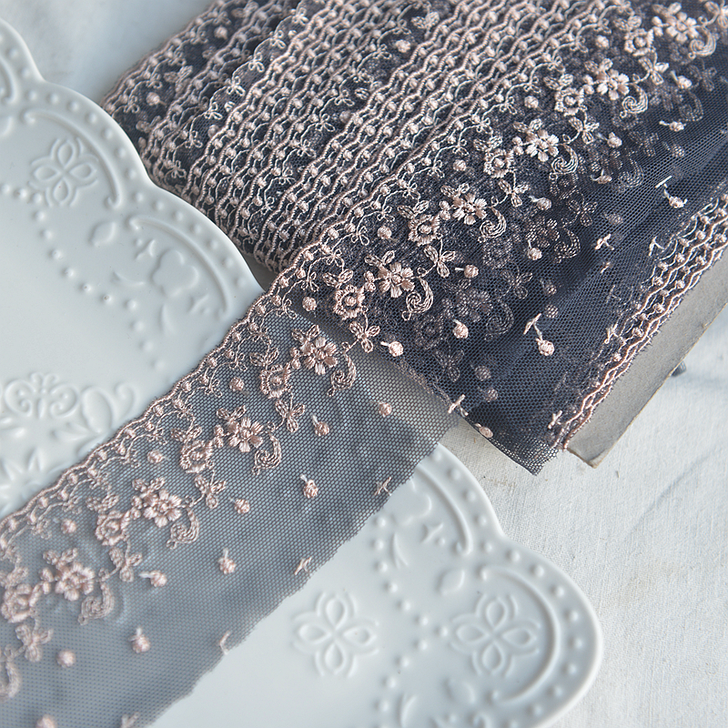 Вышивка на сетке