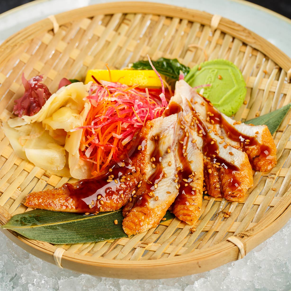 Сашими Угорь