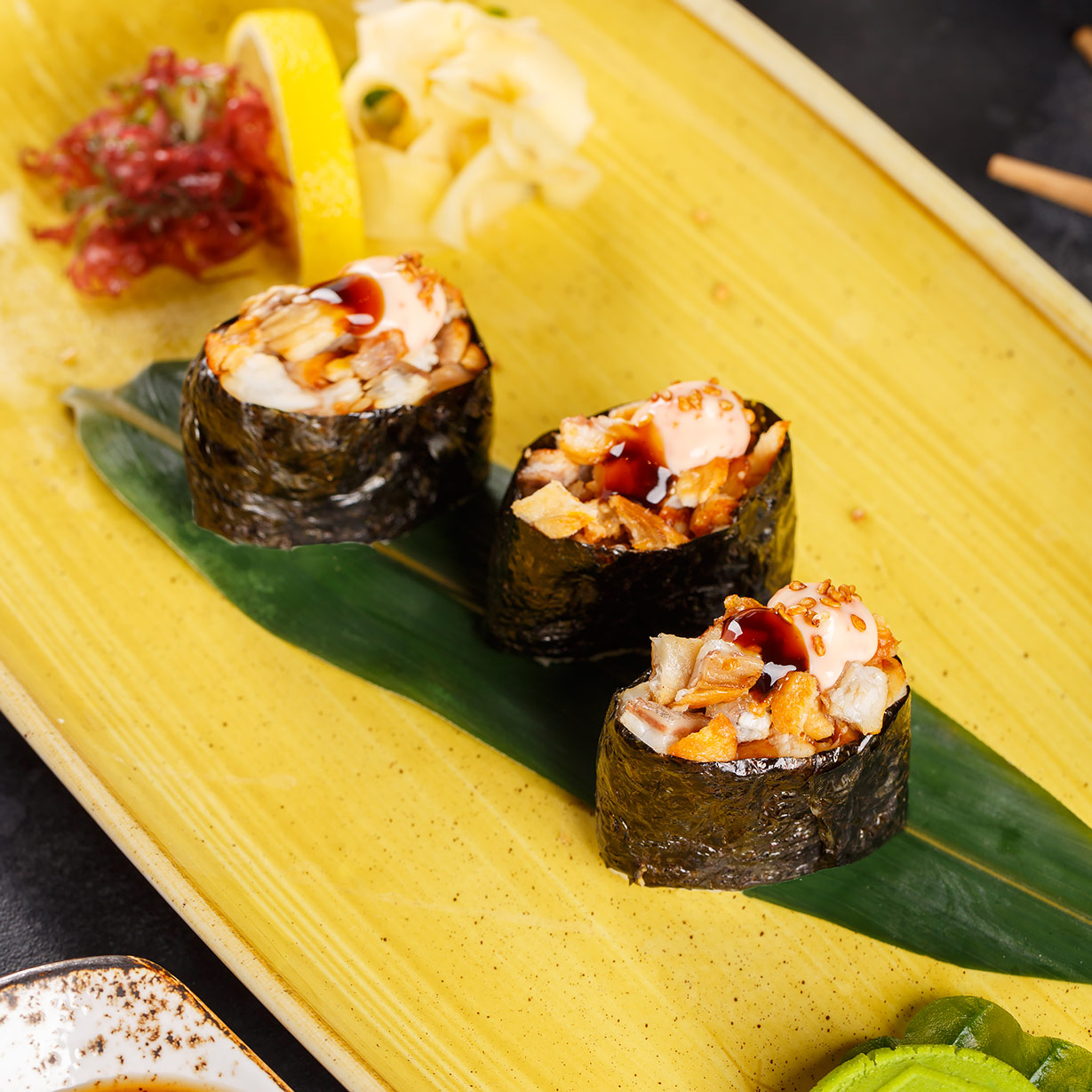 Гункан Феликс с угрем