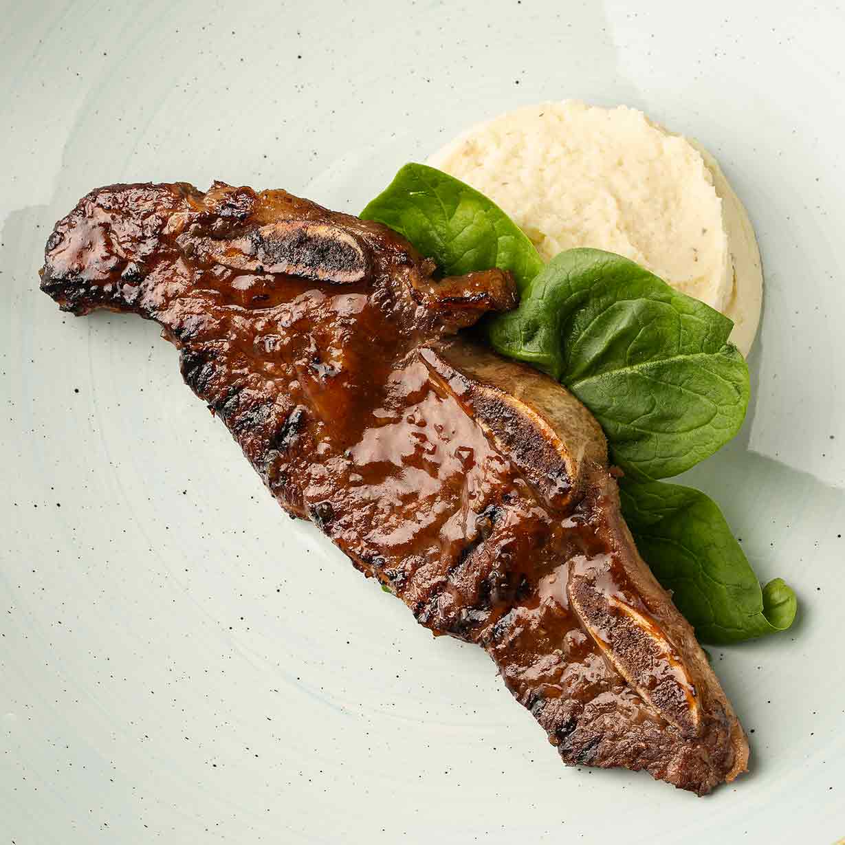 Ребро бычка с трюфельным пюре