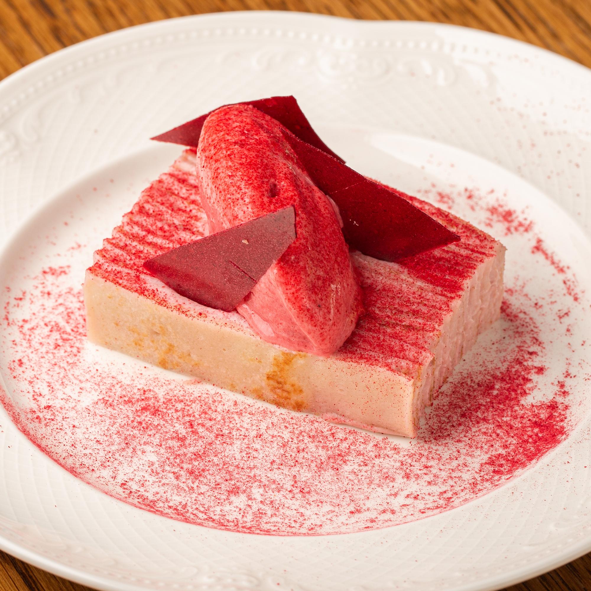 Малиновый блинный торт