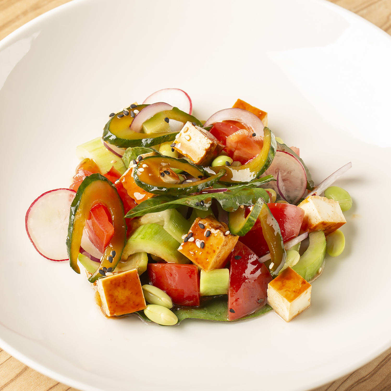 Салат овощной с сыром тофу