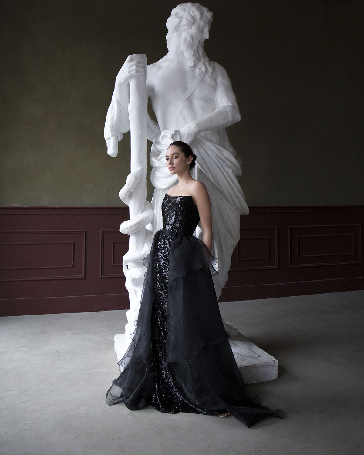 Вечернее платье из ткани в пайетку (съёмная юбка отдельно)