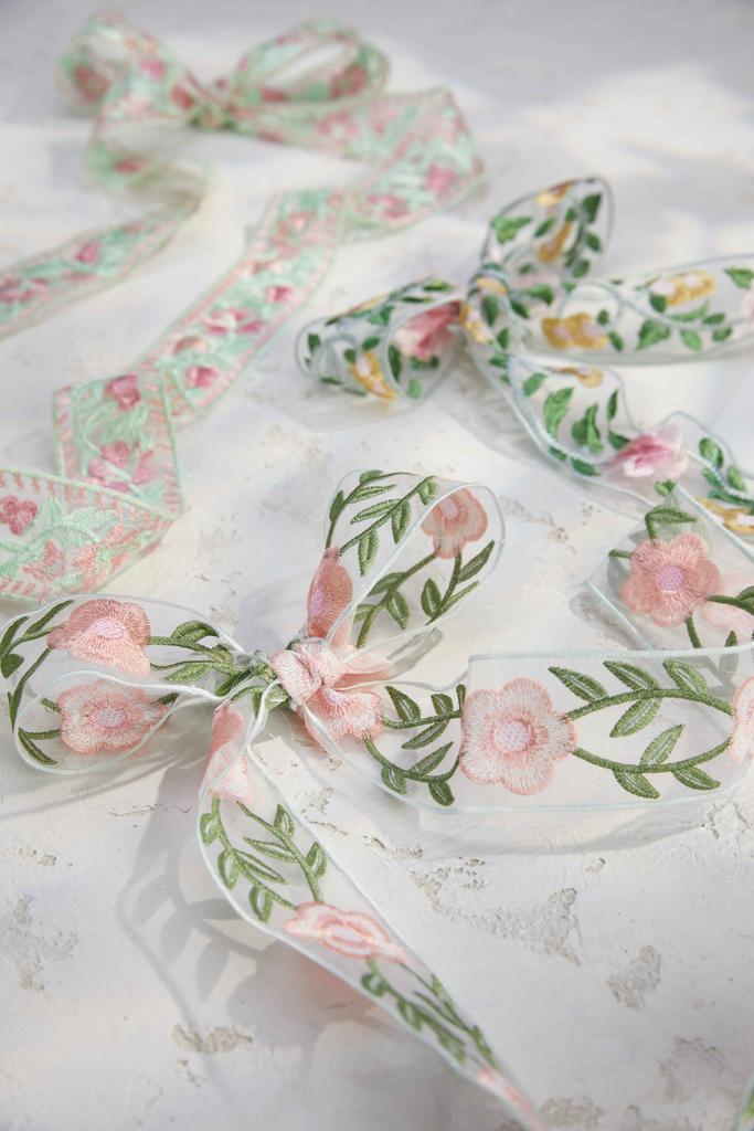 Дизайнерская лента Цветочный лепесток