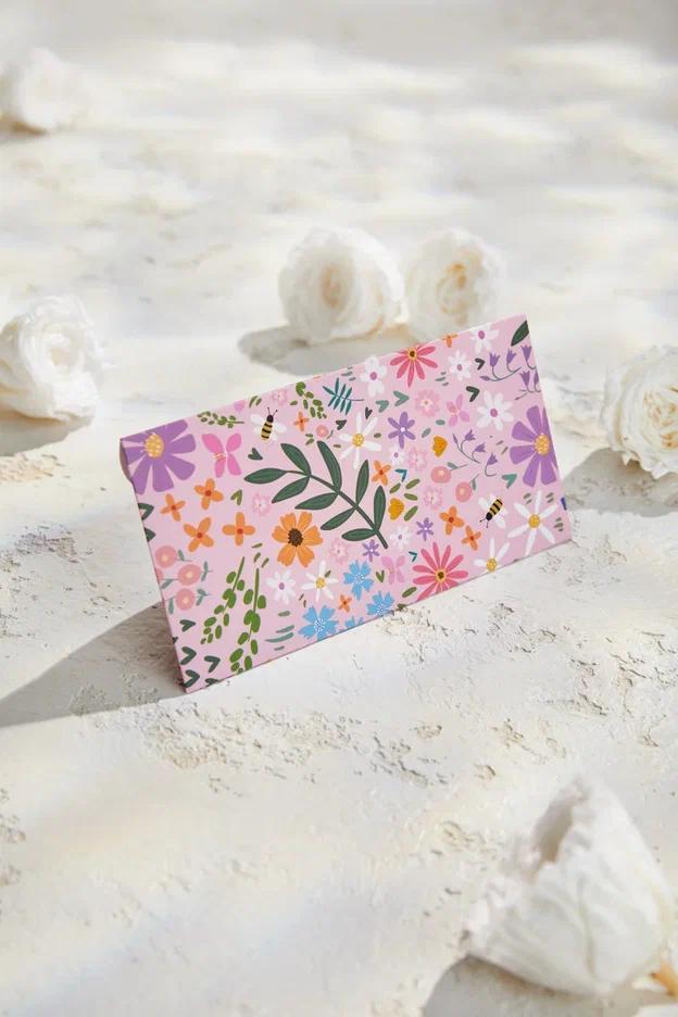 Конверт денежный с застёжкой - Цветочное поле с пчёлами