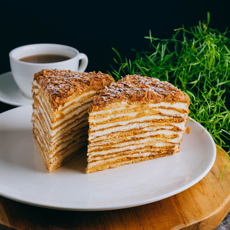 МОЛОЧНАЯ ДЕВОЧКА