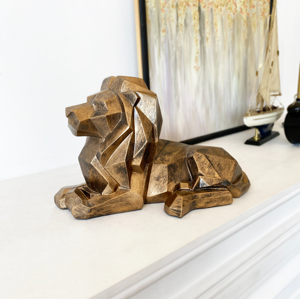 Декор для дома статуэтка в геометрическом стиле лев "Lion" из искусственного камня в цвете Бронза