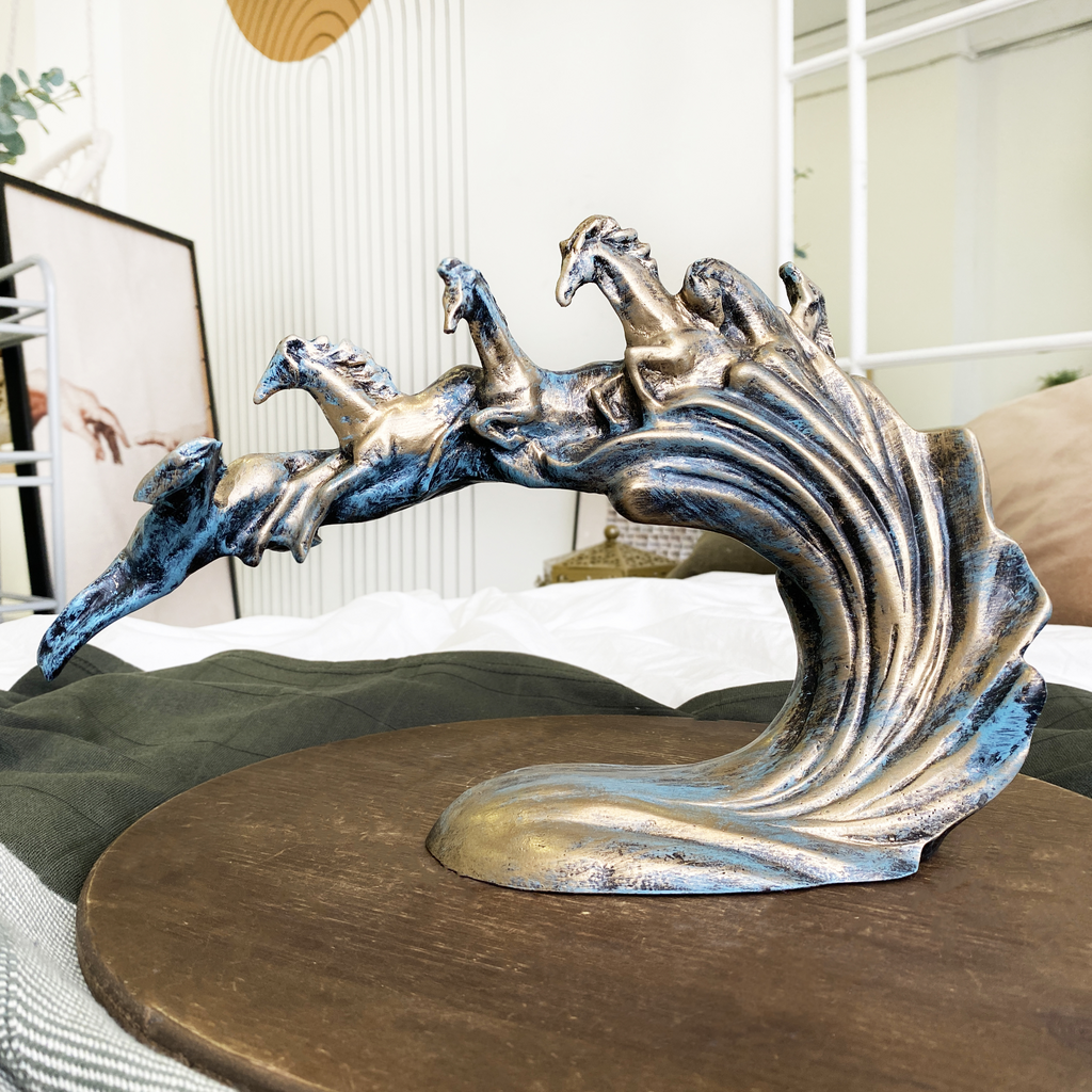 Декор для дома статуэтка лошади в абстрактном стиле  "Ocean wind" из искусственного камня в цвете Античное серебро