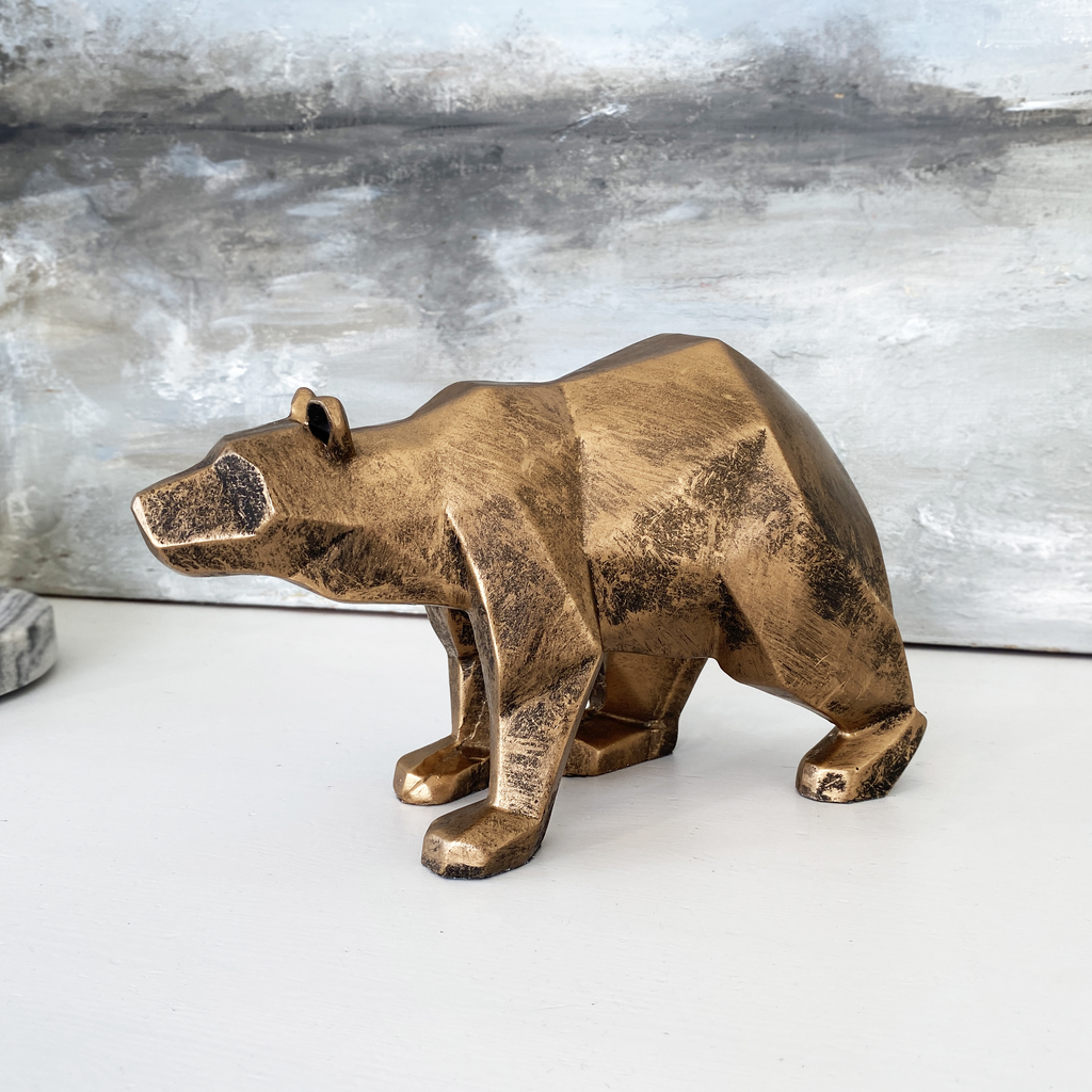 Декор для дома статуэтка медведя в геометрическом стиле "Bear" из искусственного камня в цвете Бронза