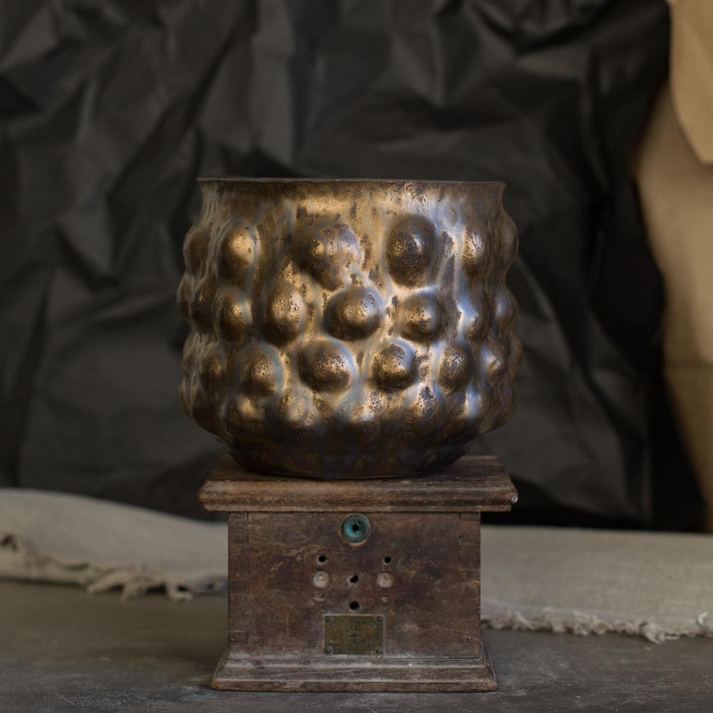 Ваза ручной работы "Античная бронза" высота 16 см. диаметр 16 см.