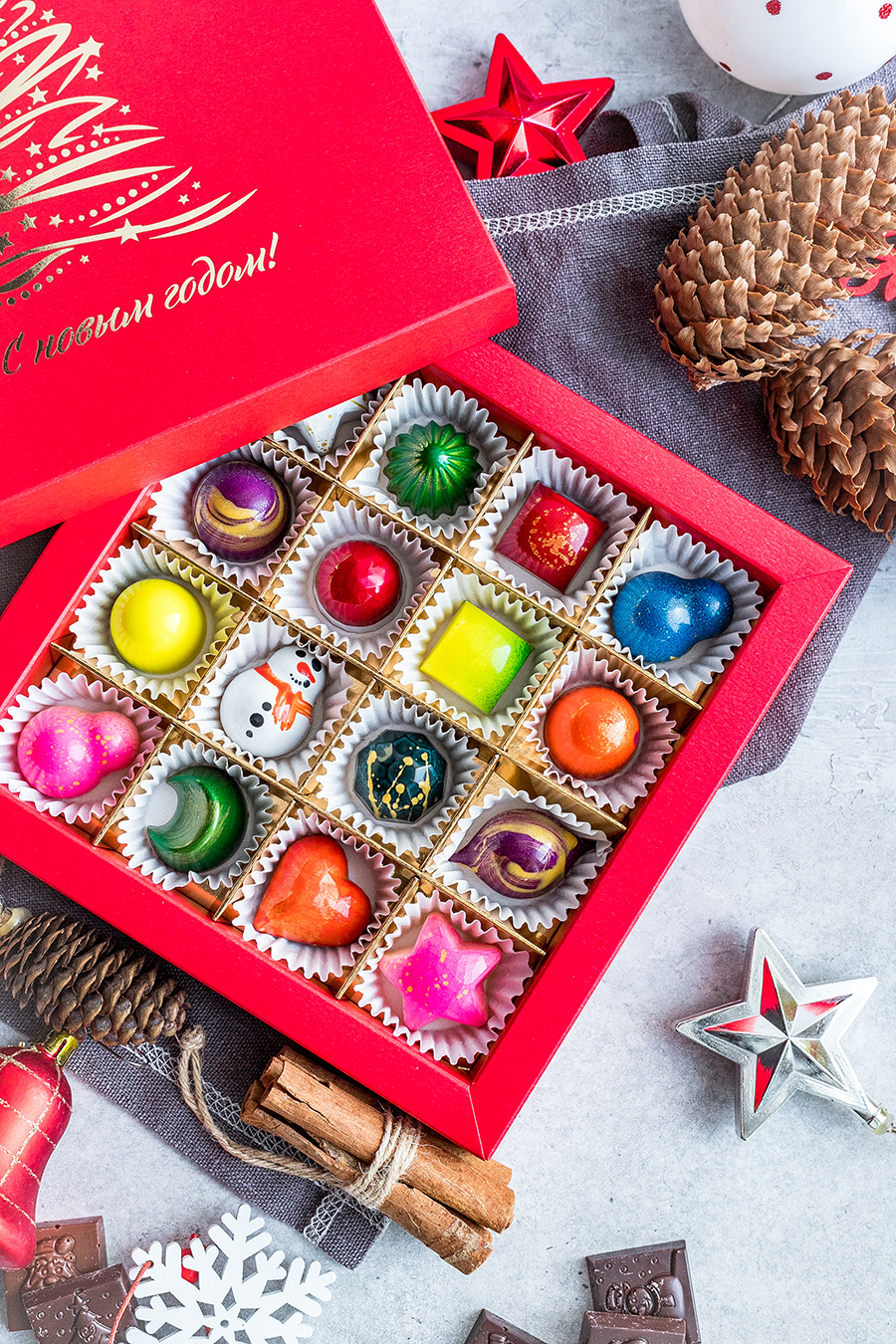 Новогодний подарок "Праздничный вечер" 16 конфет