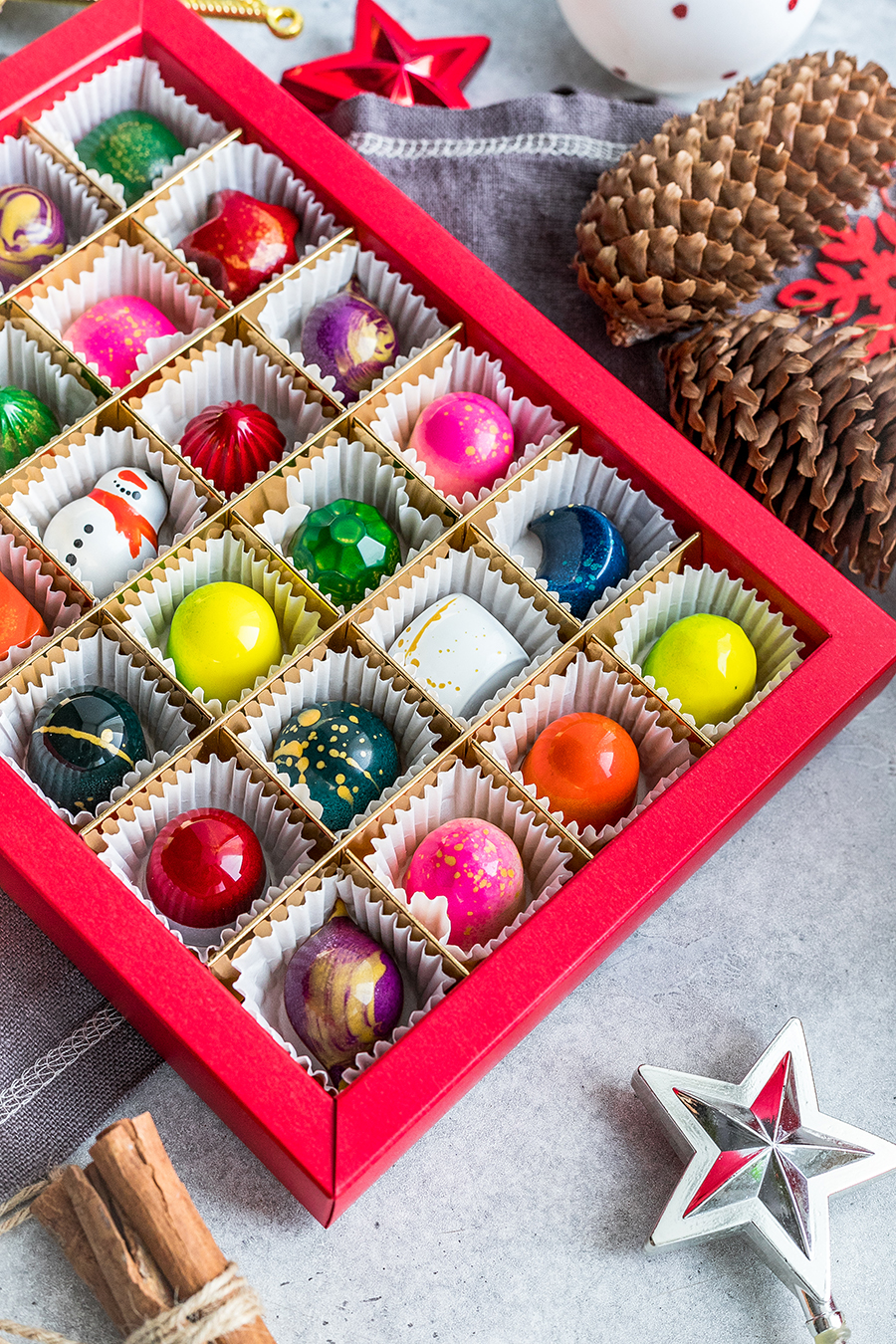 Новогодний подарок "Праздничный вечер" 24 конфеты