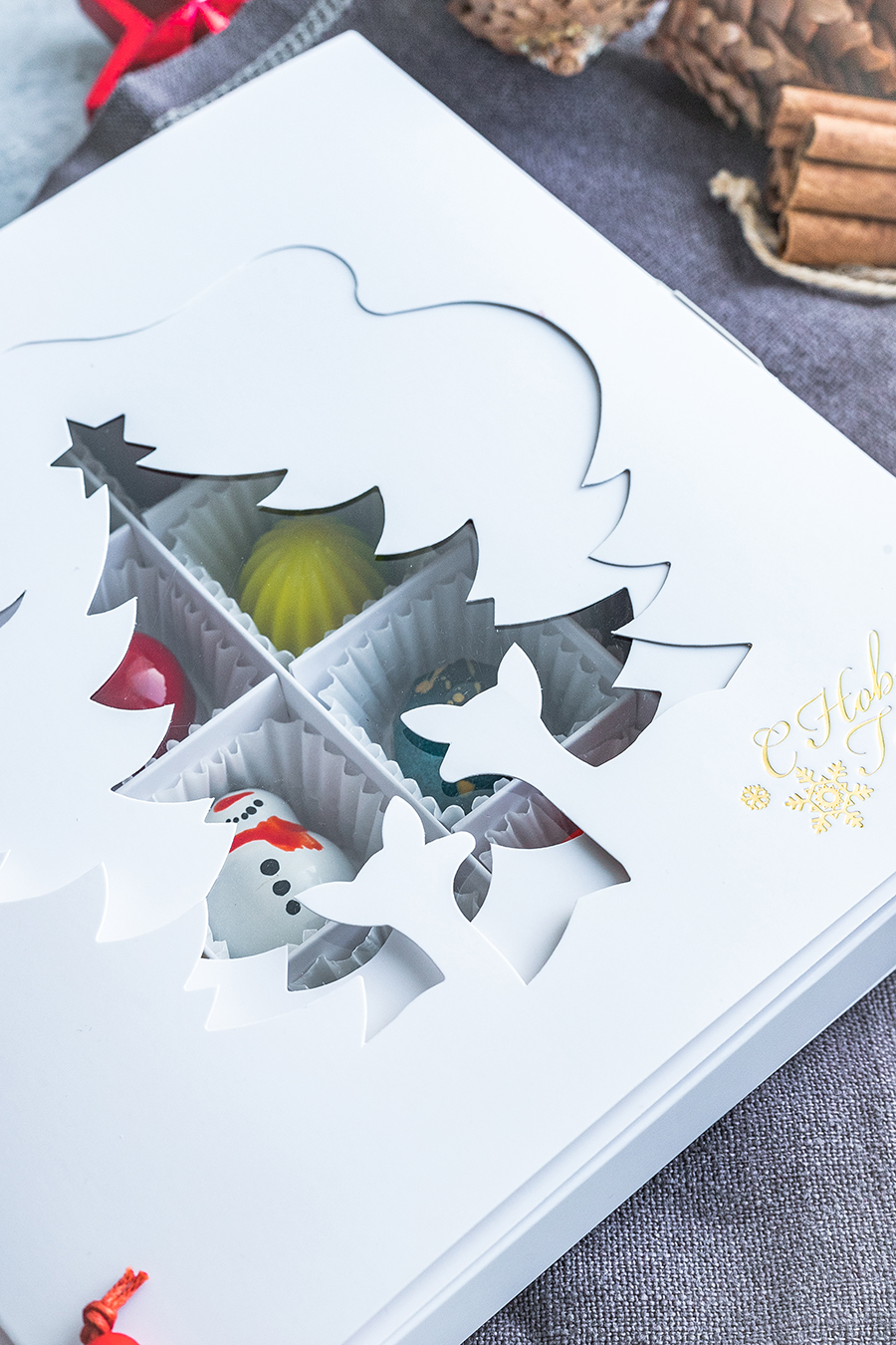 Новогодний подарок "Снежный лес" 16 конфет