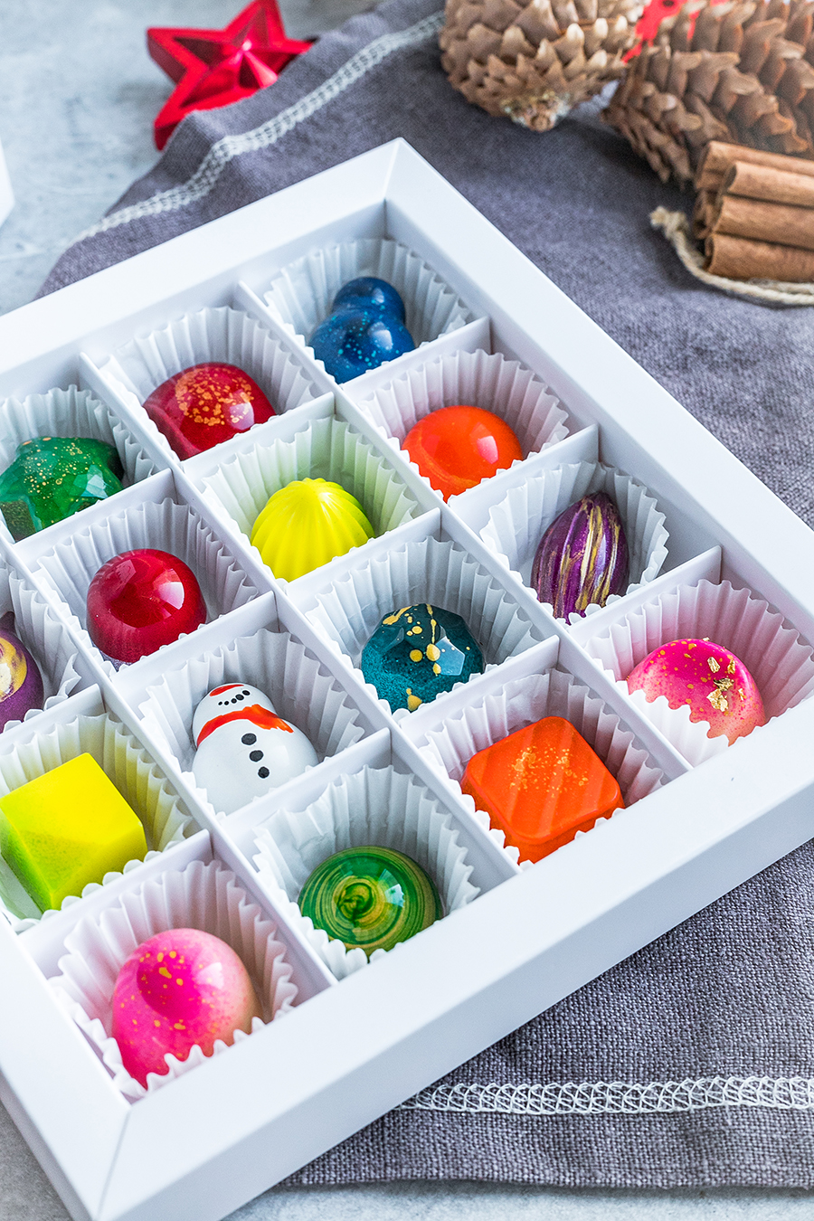 Новогодний подарок "Снежный лес" 16 конфет