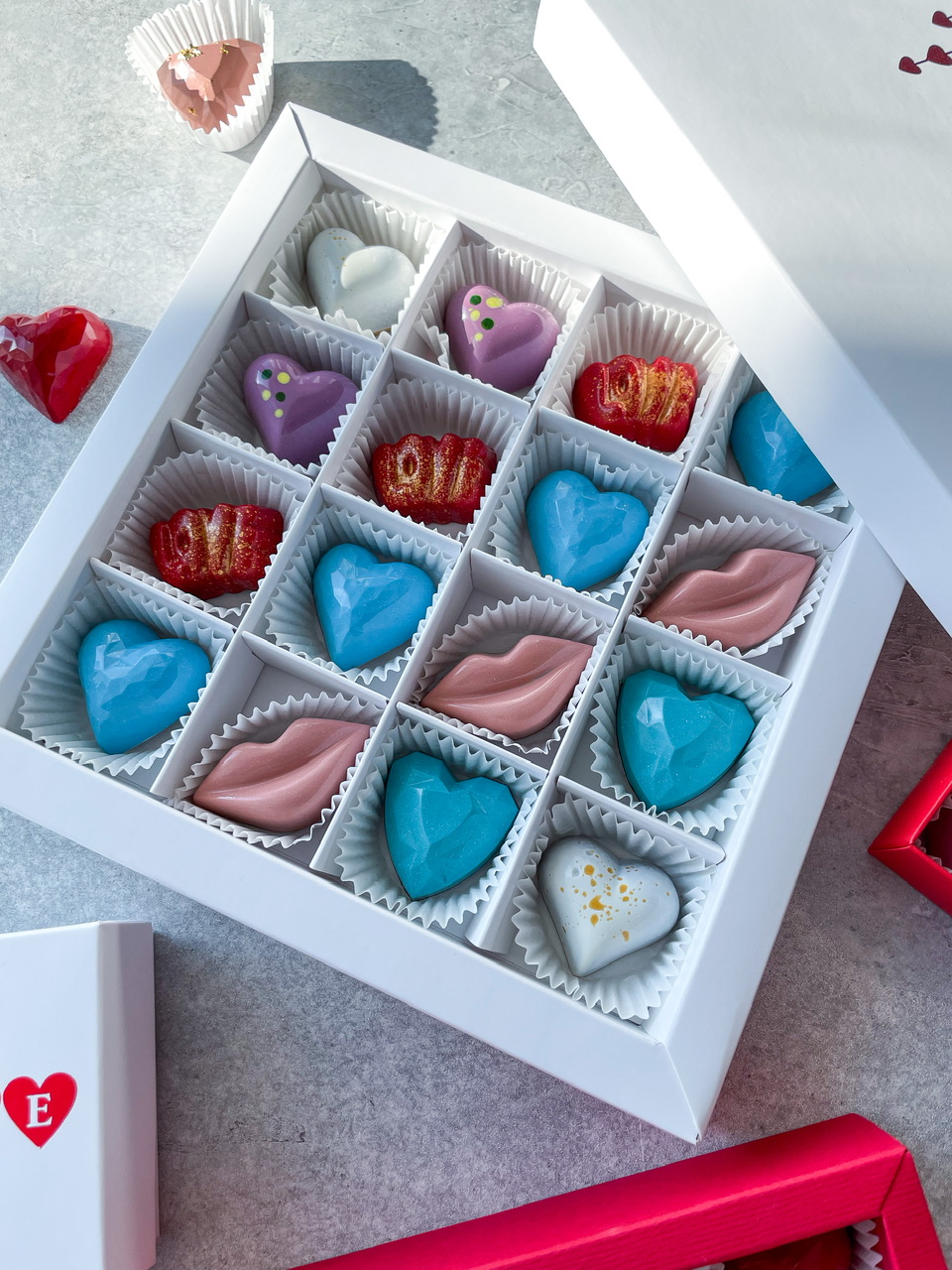 Подарочный набор "С любовью" из 16 конфет