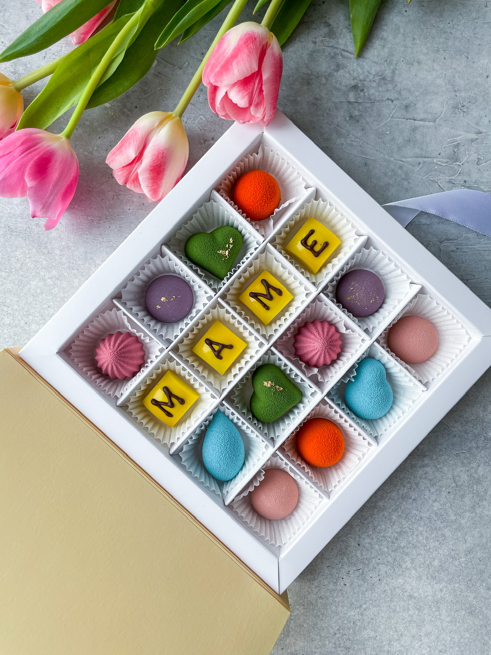 Подарочный набор-книжка МАМЕ 16 конфет