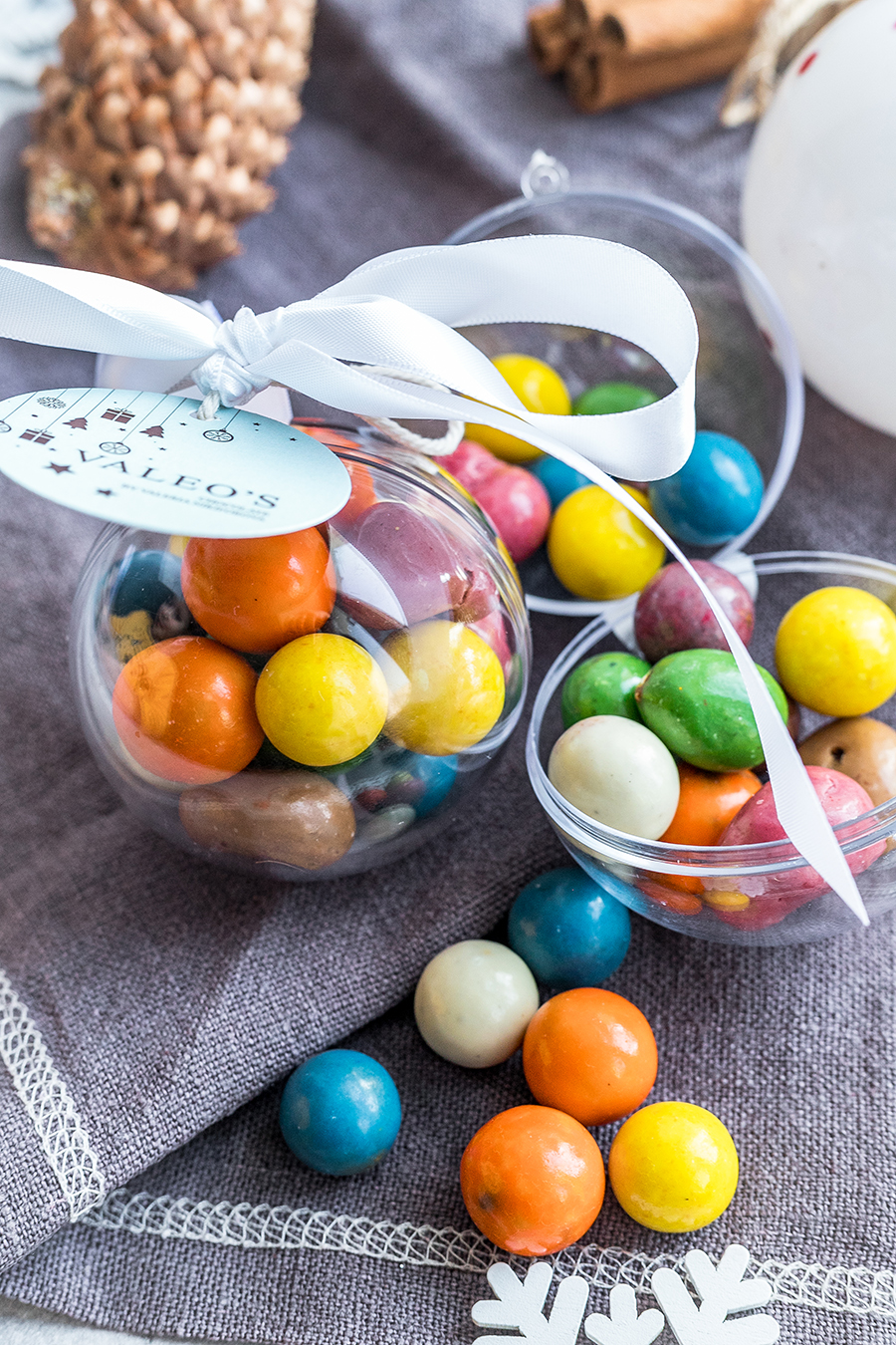 Ëлочный шарик с драже