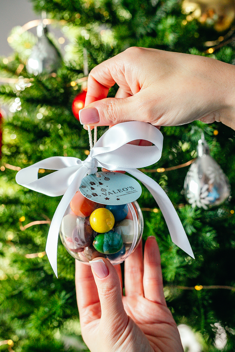 Ëлочный шарик с драже