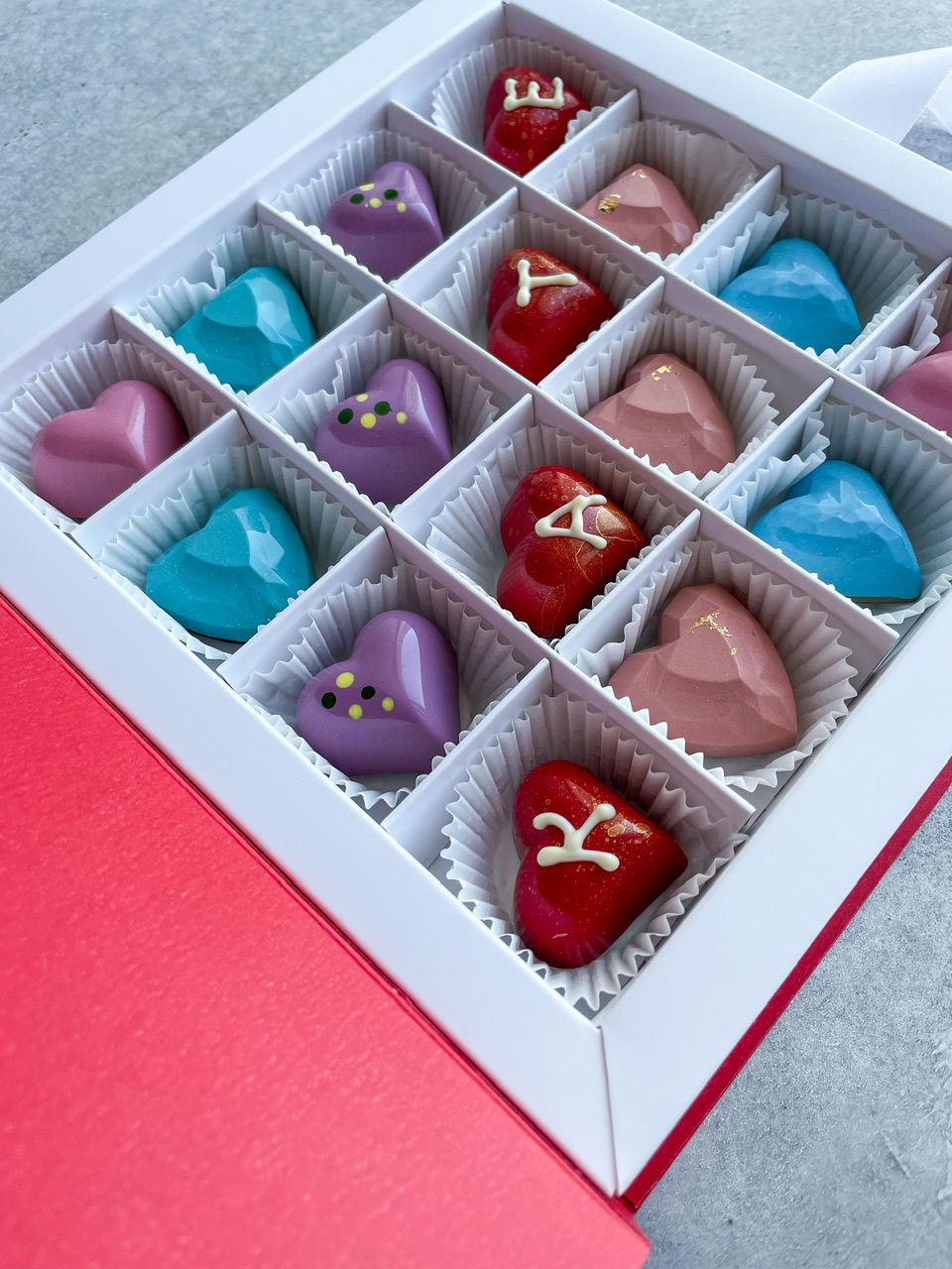 Подарочный набор-книжка с надписью 16 конфет