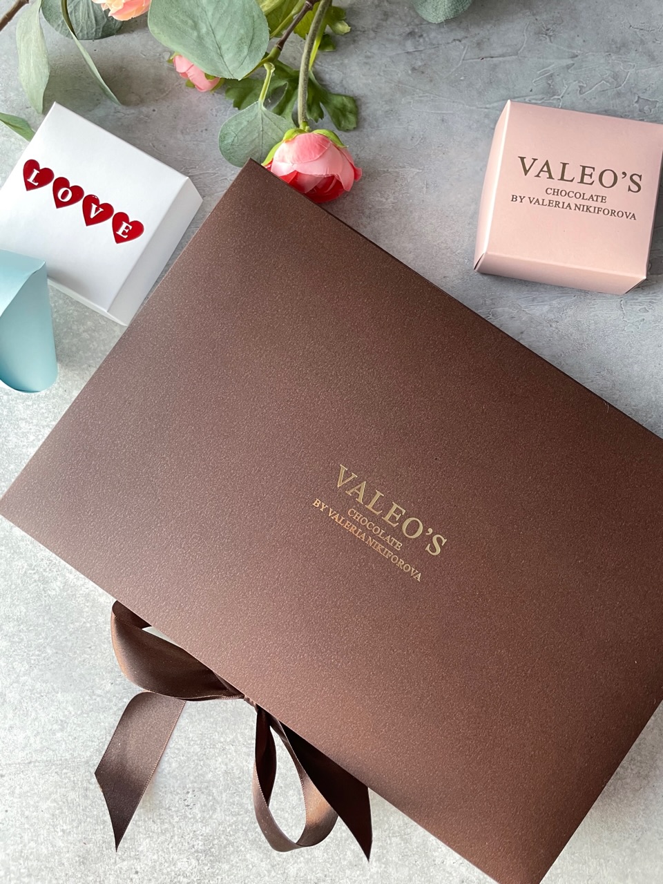 Подарочный набор-книжка с надписью 24 конфеты