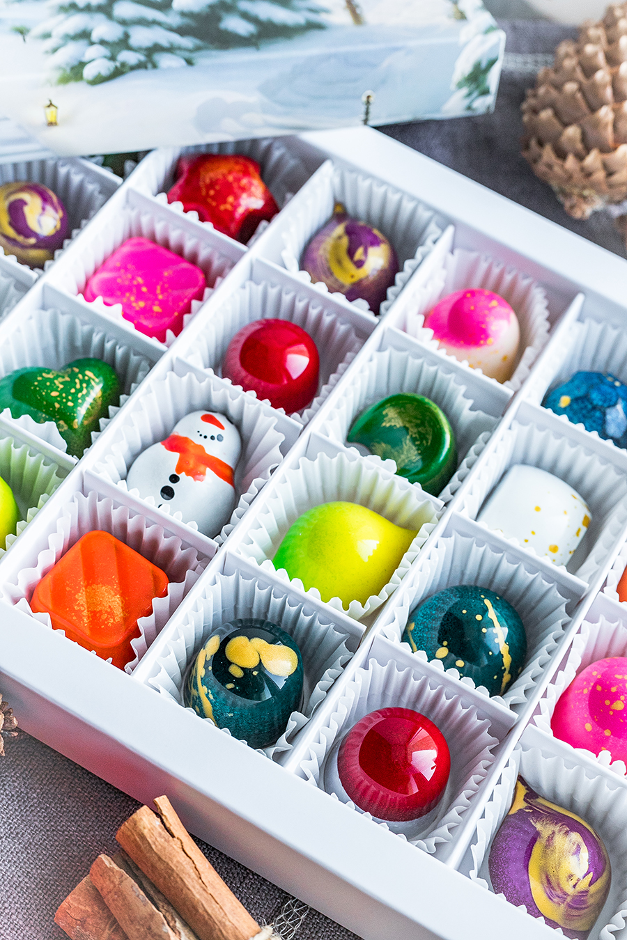 Новогодний подарок "Зимняя сказка" 24 конфеты