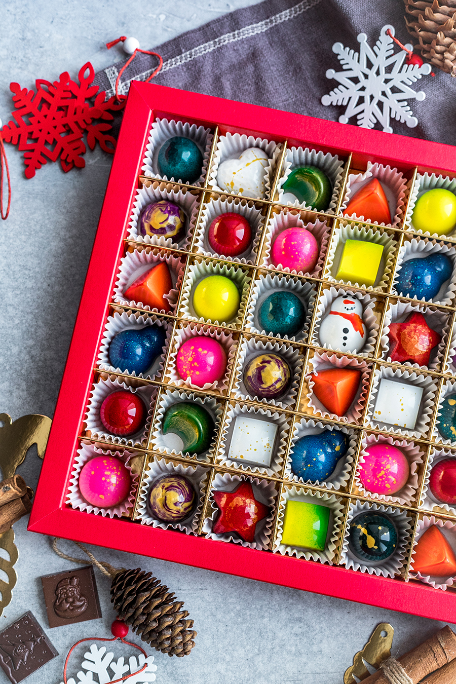 Новогодний подарок "Праздничный вечер" 42 конфеты