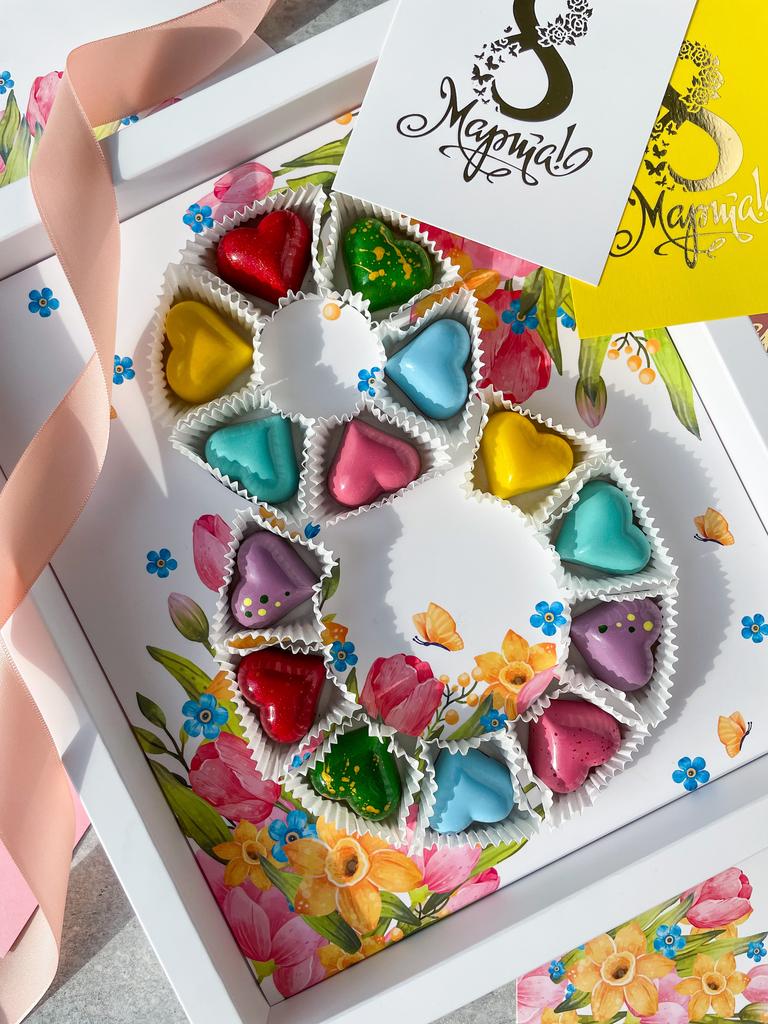 Подарочный набор "8 Марта" сердца 14 конфет