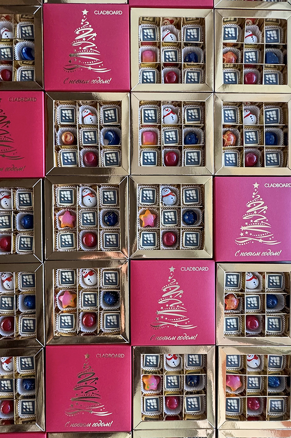 Шоколадный подарок Новогодний акцент - конфеты ручной работы с логотипом