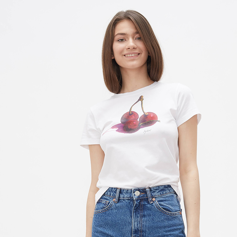 Футболка c принтом Вишни