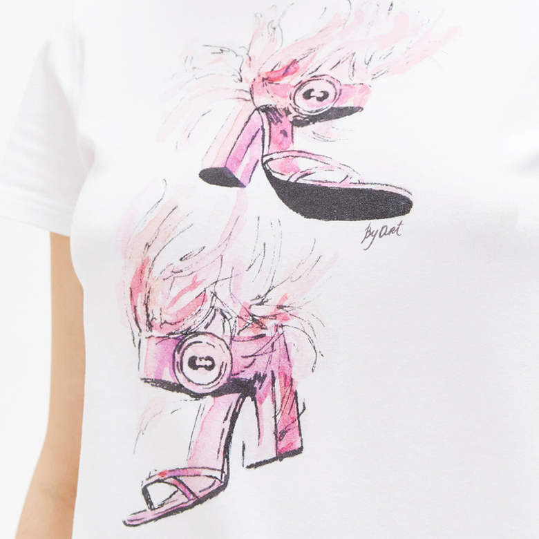 Футболка c принтом Летящие босоножки