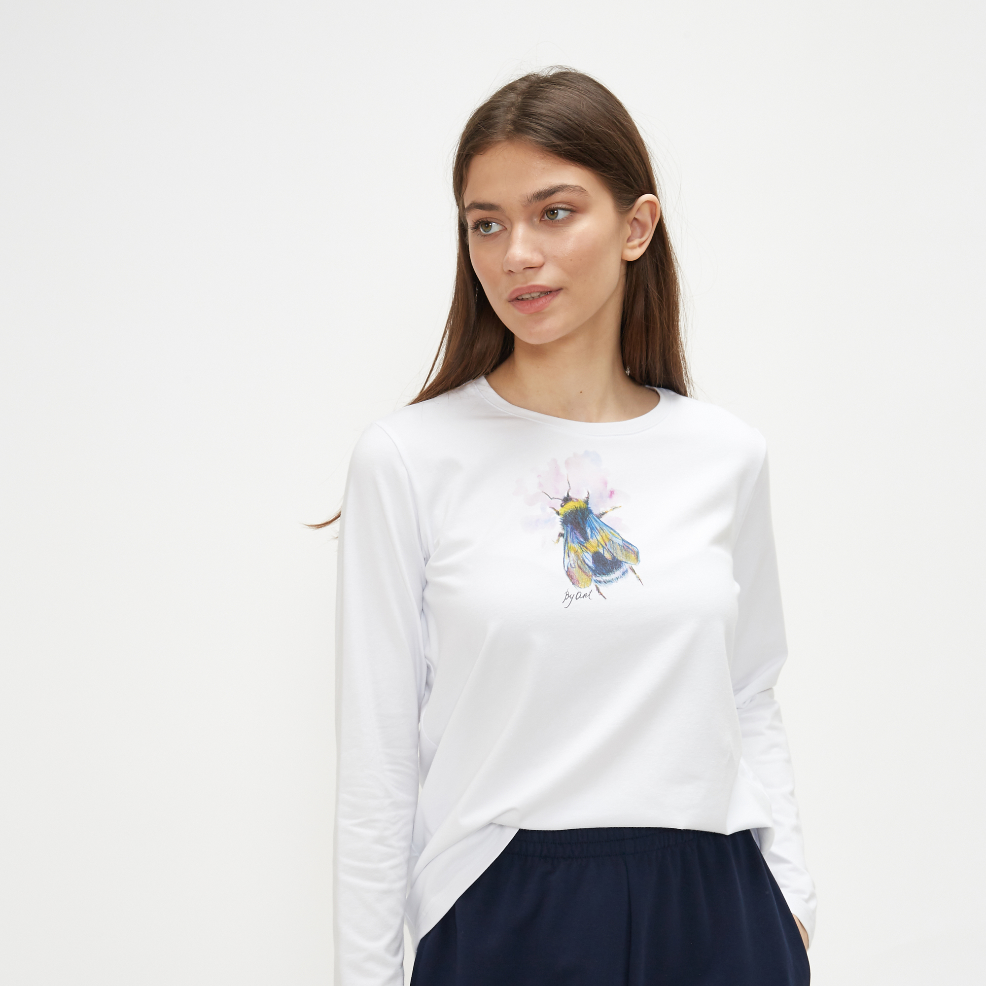 Лонгслив c принтом Шмель