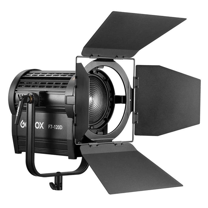 Осветитель светодиодный Godox F7-120D K2 с линзой Френеля