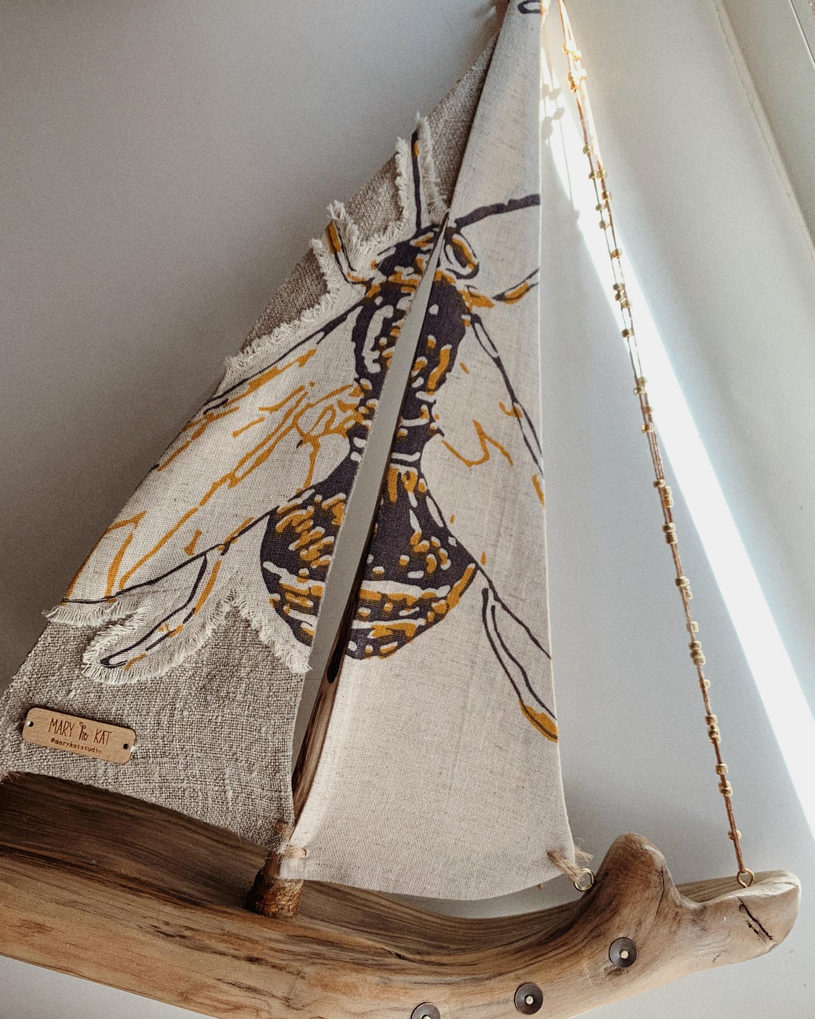 Интерьерный корабль "Пчелинный"