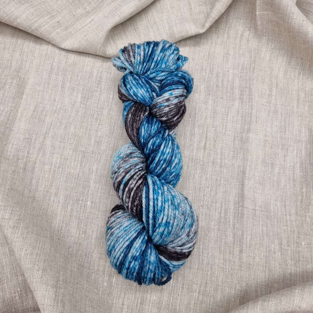 Меринос градиент от коричнево-черного в джинс