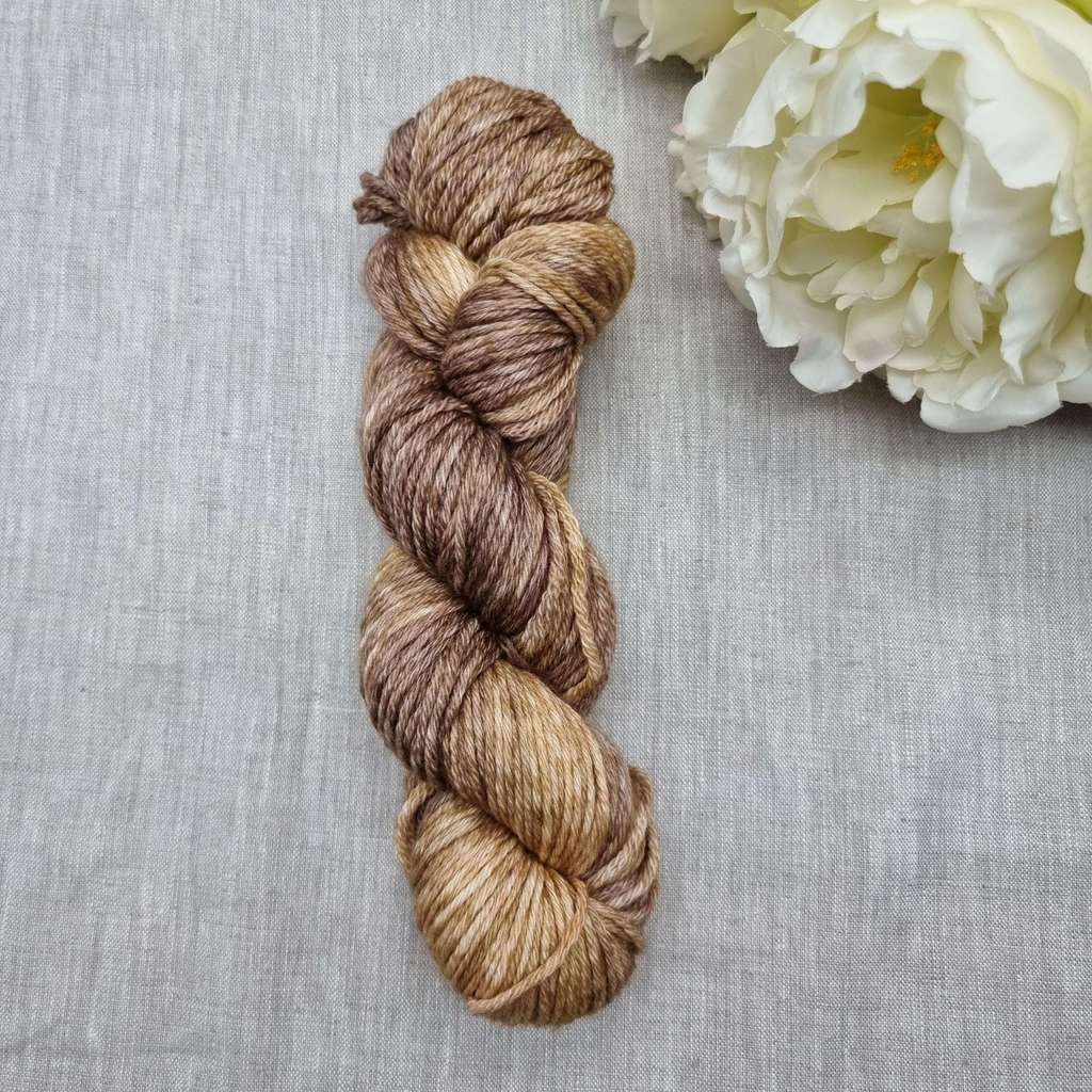 Градиент от коричневого в соломенный