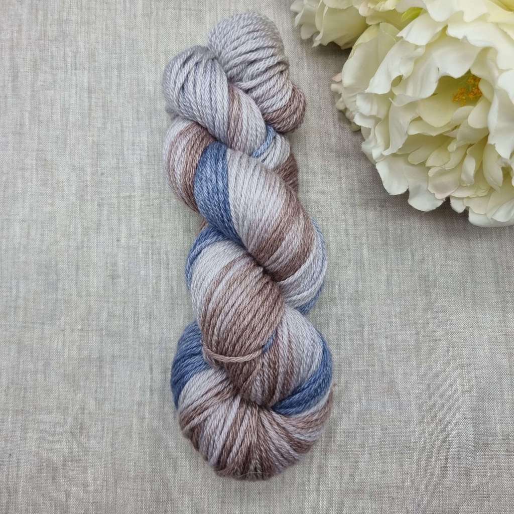 Градиент от голубого через серый в коричневый